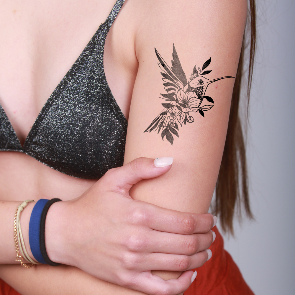 tatouage ephemere colibri style delicat et elegant