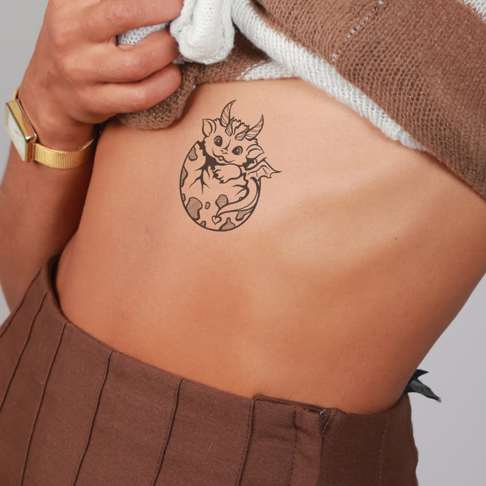 Tatouage bébé dragon mignon pour enfant idée tattoo temporaire