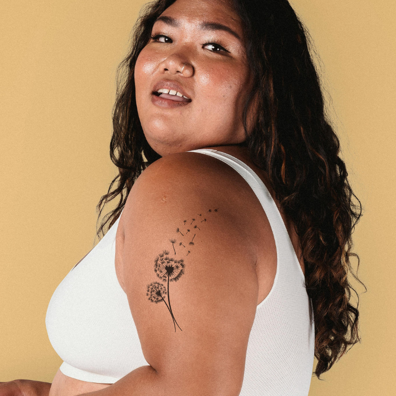 tatouage temporaire pissenlit discret epaule