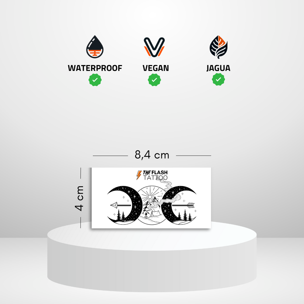 Tatouage camping avec lune pour les amoureux de la montagne