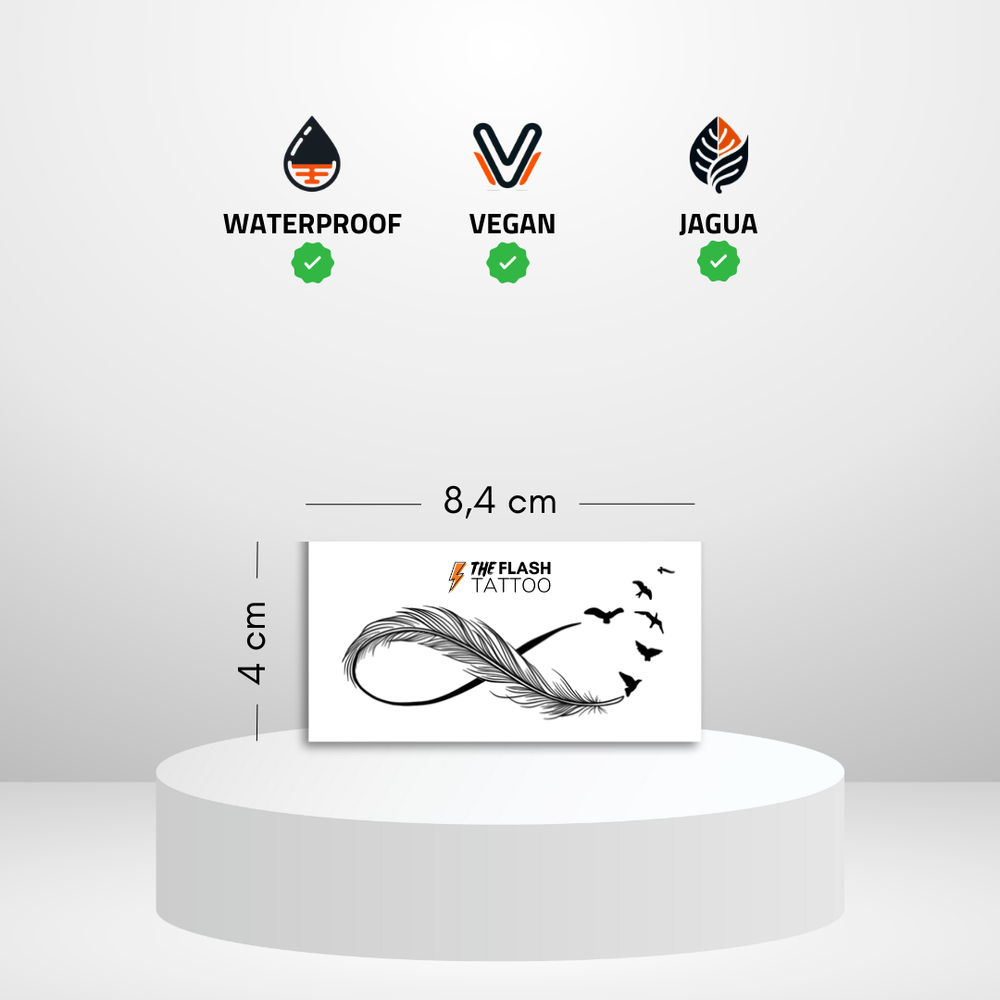 Tatouage infini avec plume et hirondelle pour femme