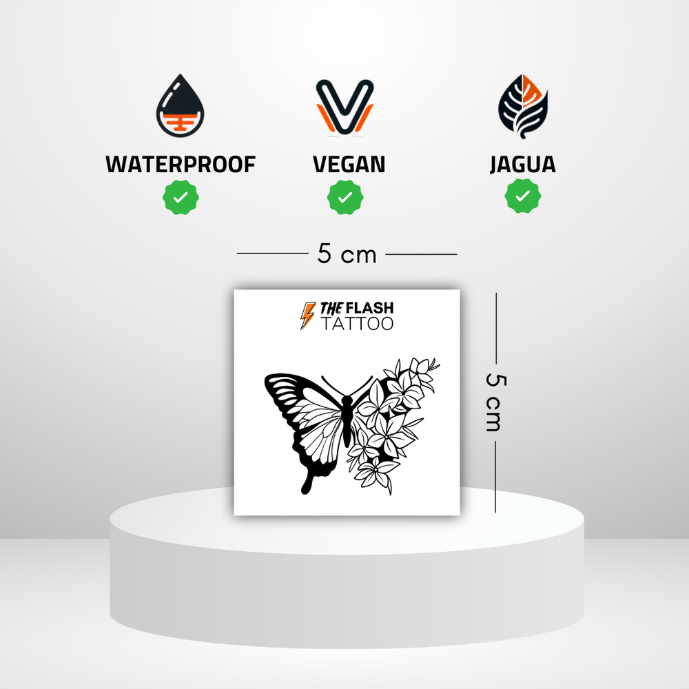 Tatouage papillon avec fleur