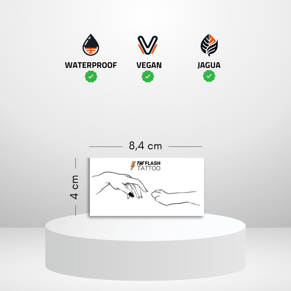 Tatouage patte de chien et main pour les amoureux des chiens