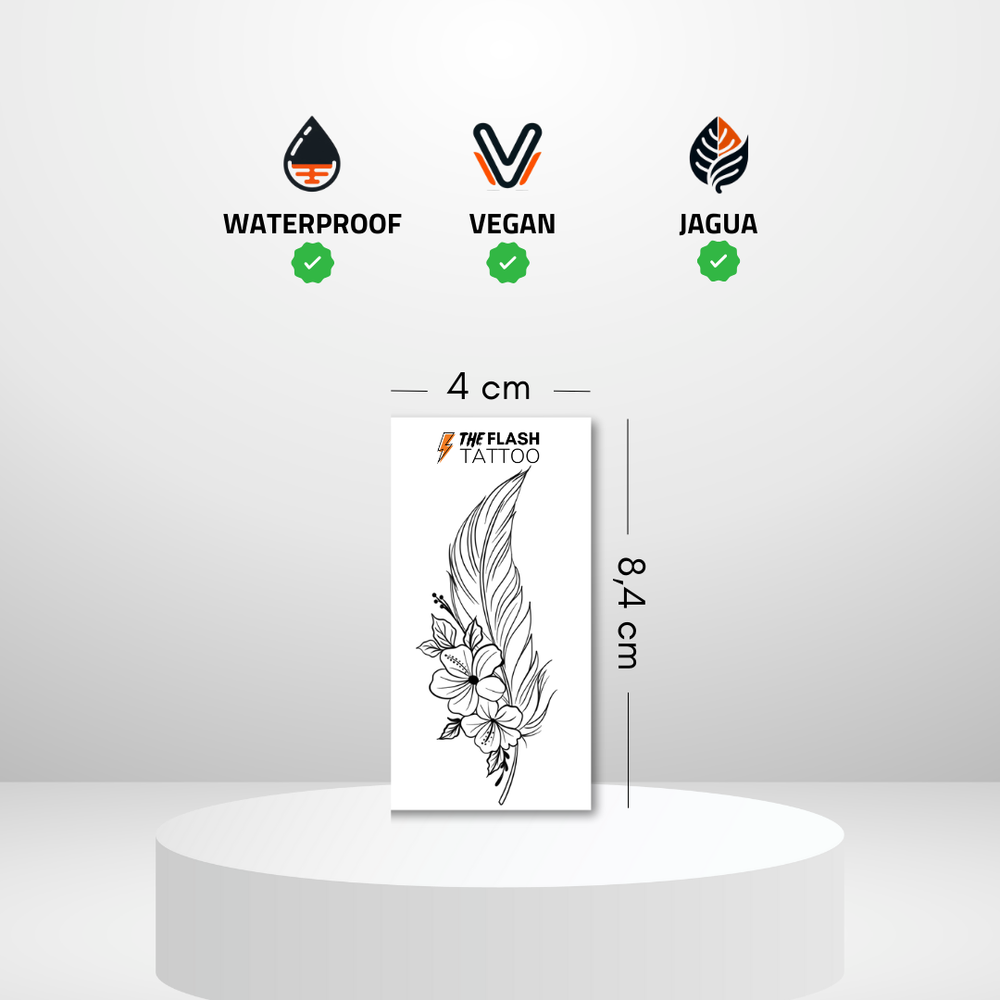 Tatouage plume fleur style romantique pour femme