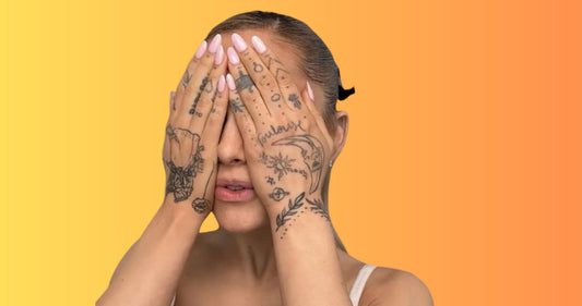 Tous les tatouages d'Ariana Grande expliqués significations et secrets Ariana Grande tattoo