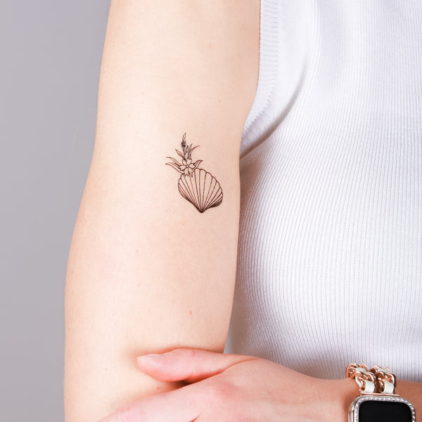 Blue Seashell Tattoo | Seashell tattoos, Shell tattoos, Tattoos