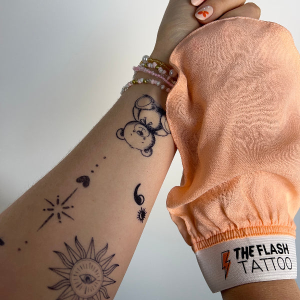 gant-exfoliant-retrait-tatouage
