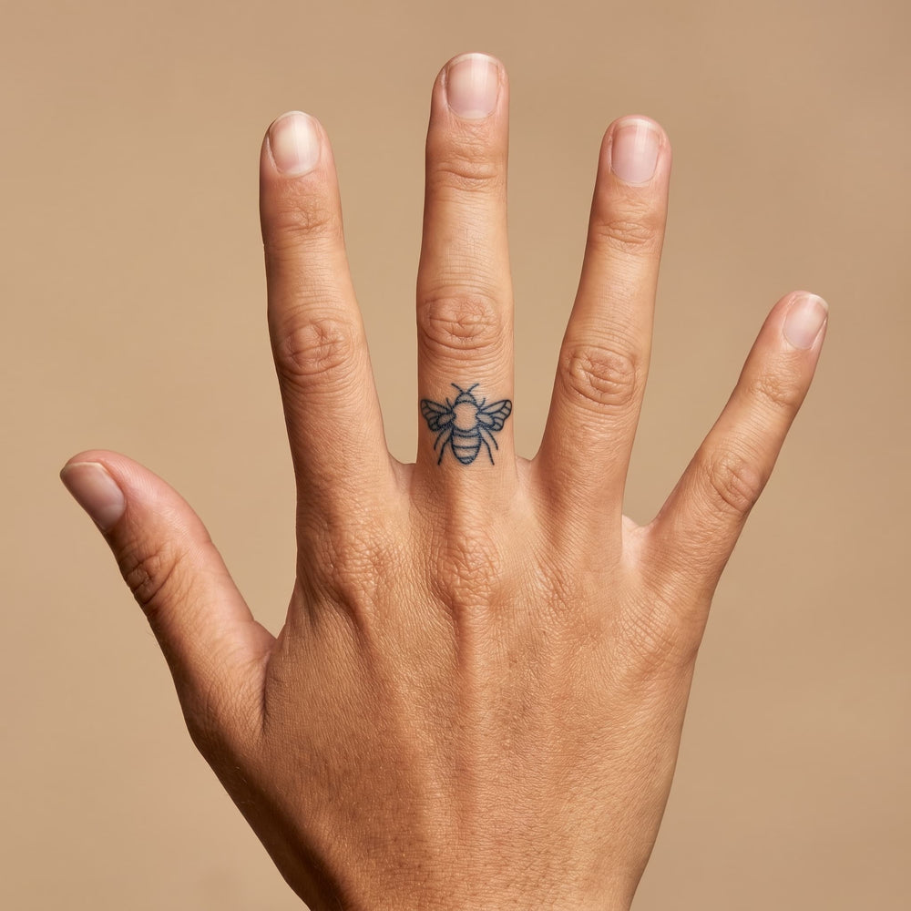 Tatouage abeille minimaliste tattoo ephemere femme