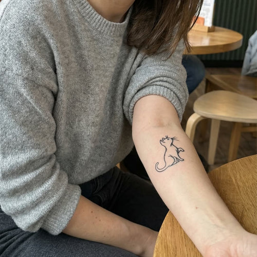 Tatouage chat mignon