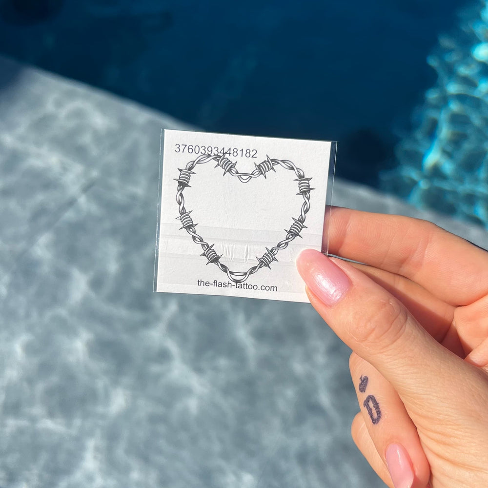 Tatouage éphémère coeur en barbelés