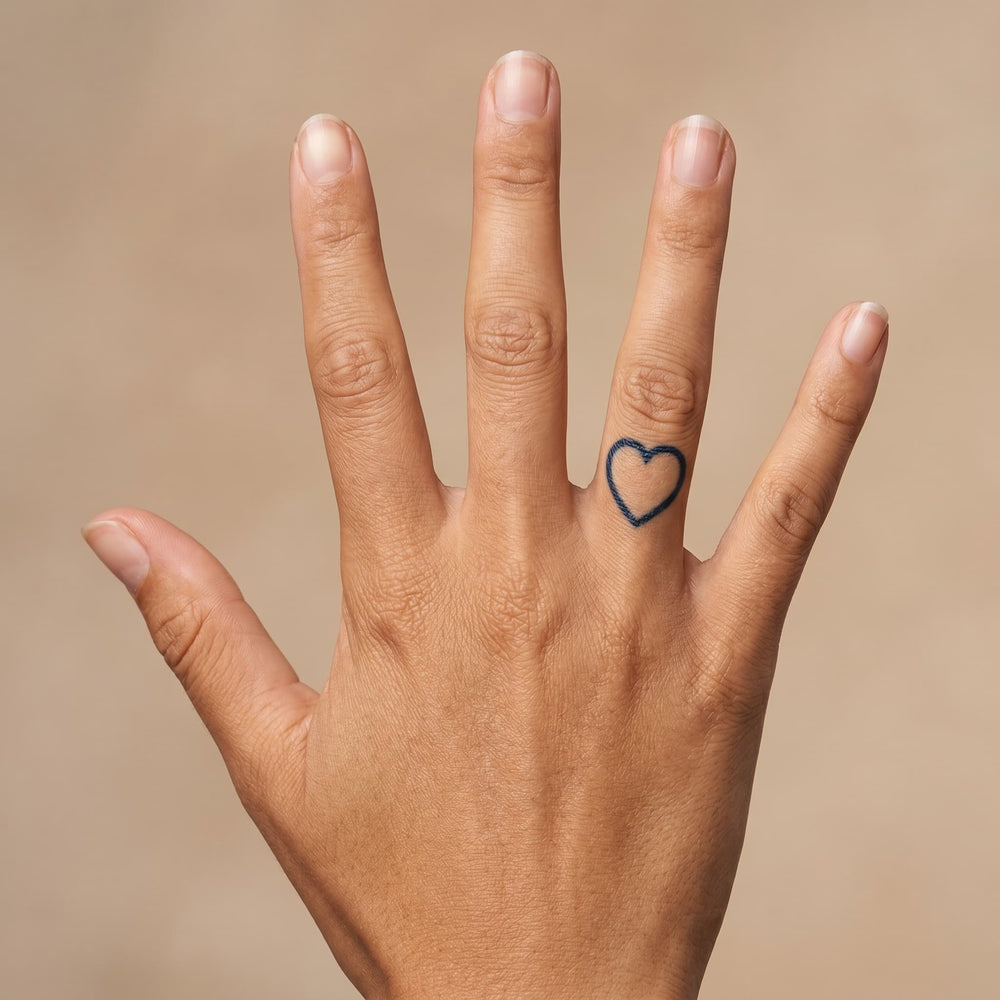 Tatouage coeur minimaliste tattoo ephemere pour femme jagua