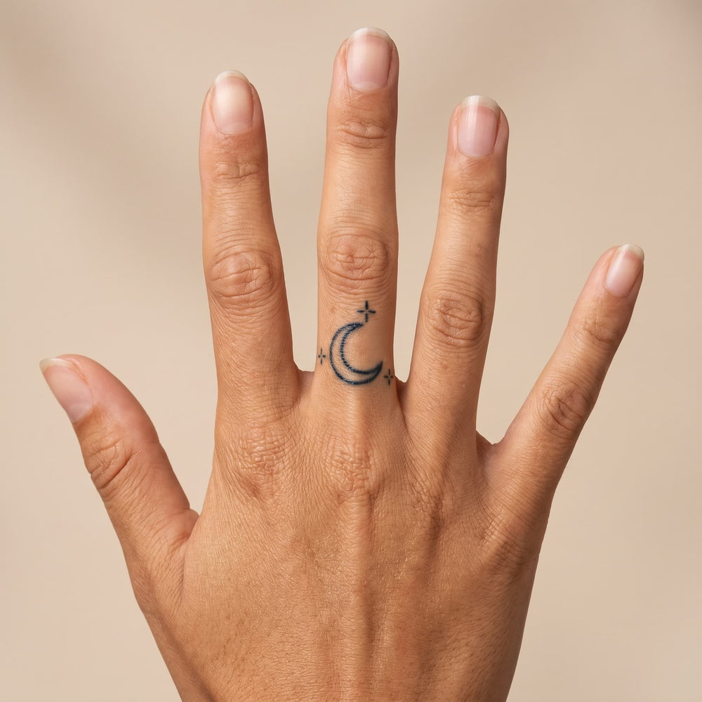 Tatouage lune minimaliste faux tatouage femme realiste jagua tenue 2 semaines