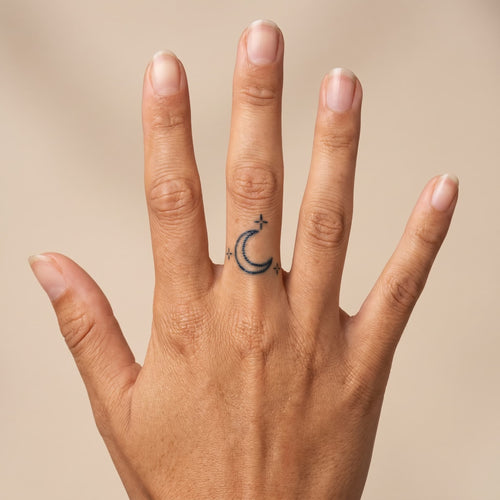 Tatouage lune minimaliste faux tatouage femme realiste jagua tenue 2 semaines