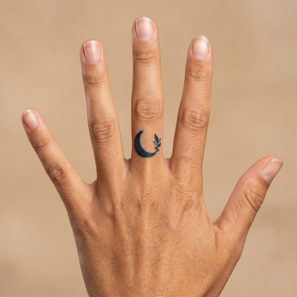 Faux tatouage lune femme tattoo minimaliste